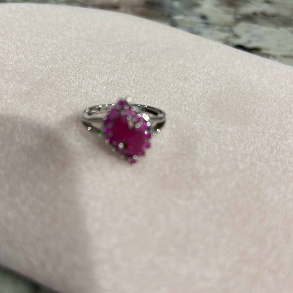 Beautiful big pink stone ring size 7